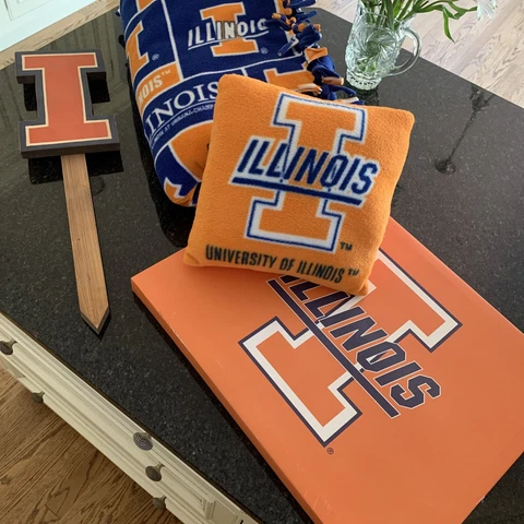Illinois Fighting Illini Blankets thumbnail