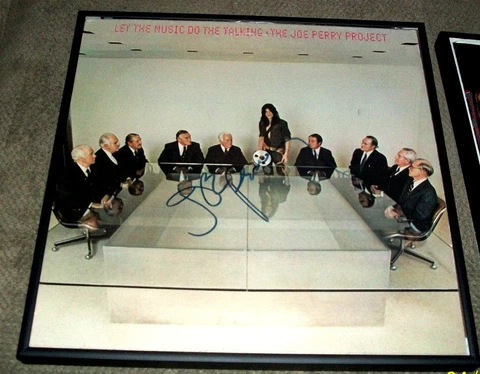 JOE PERRY Autographs