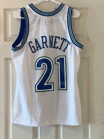 Kevin Garnett Jerseys thumbnail