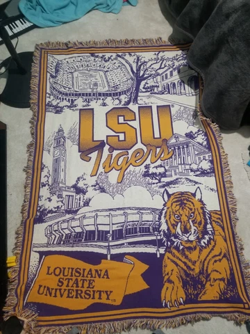 LSU Tigers Blankets thumbnail