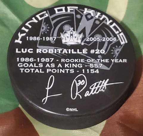 Luc Robitaille Pucks thumbnail
