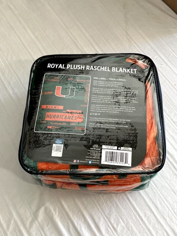 Miami Hurricanes Blankets thumbnail