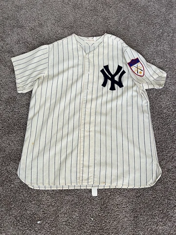 Mickey Mantle Jerseys thumbnail