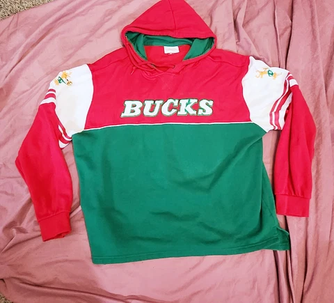 Milwaukee Bucks Sweatshirts thumbnail