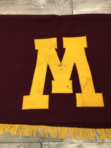 Minnesota Golden Gophers Blankets thumbnail