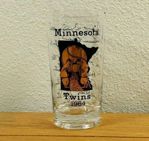 Minnesota Twins Glasses thumbnail