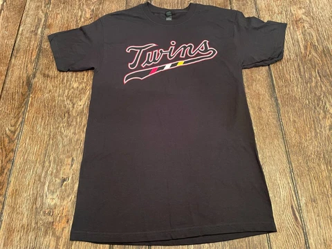 Minnesota Twins Shirts thumbnail