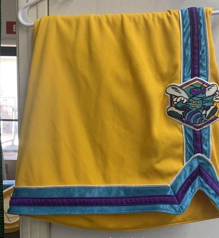 New Orleans Hornets Shorts thumbnail
