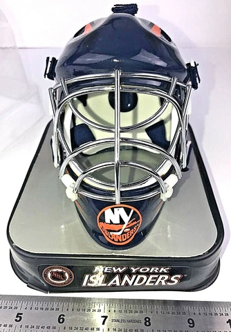 New York Islanders Helmets thumbnail