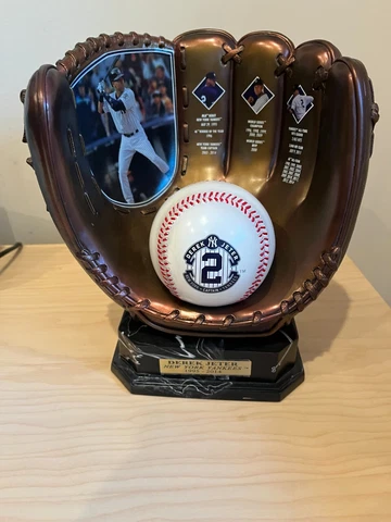 New York Yankees Gloves thumbnail