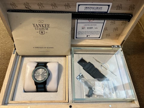 New York Yankees Watches thumbnail