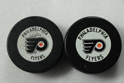 Philadelphia Flyers Pucks thumbnail