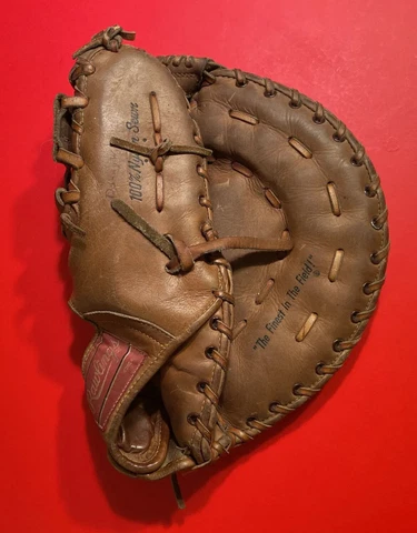 Philadelphia Phillies Gloves thumbnail