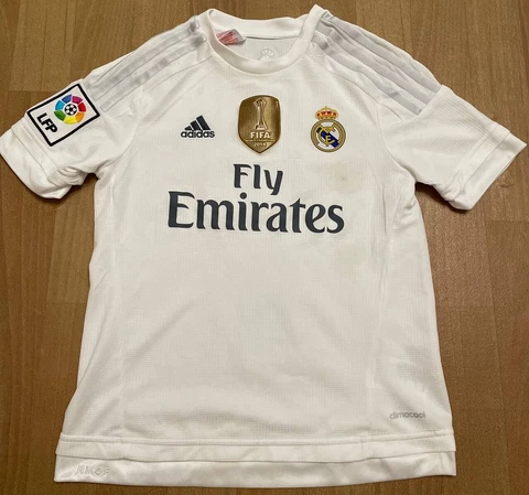 Real Madrid Shirts thumbnail