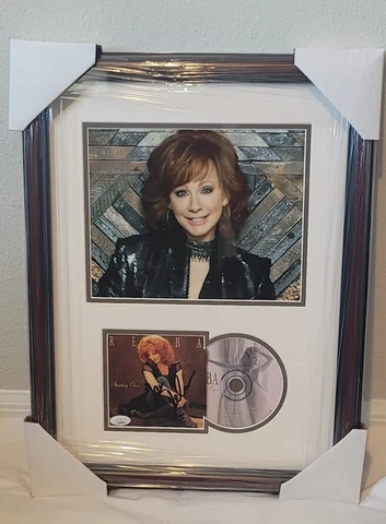 Reba McEntire Autographs