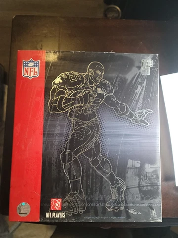 Reggie Bush Action Figures thumbnail