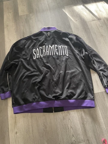 Sacramento Kings Sweaters thumbnail