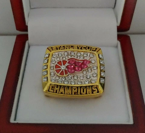 Steve Yzerman Rings thumbnail