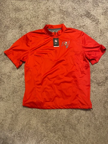 Tampa Bay Buccaneers Sweaters thumbnail