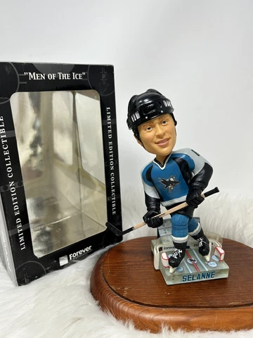 Teemu Selanne Action Figures thumbnail