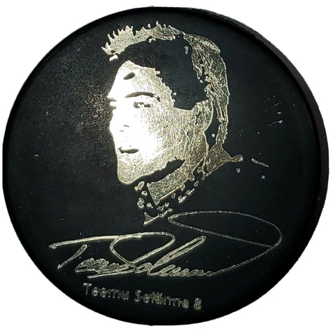 Teemu Selanne Pucks thumbnail