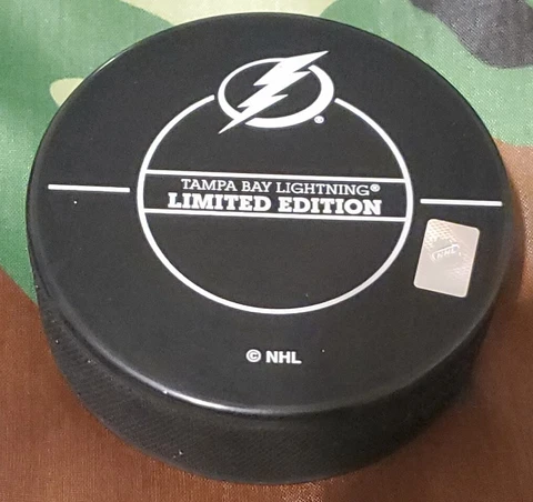 Toronto Maple Leafs Pucks thumbnail