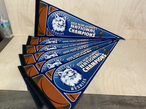 UConn Huskies Pennants thumbnail
