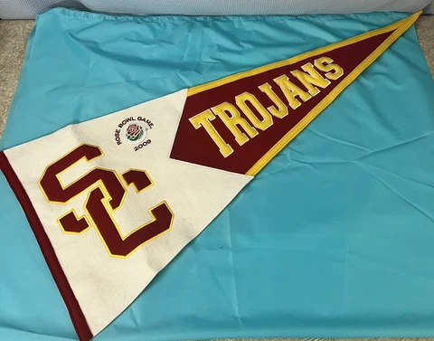 USC Trojans Pennants thumbnail