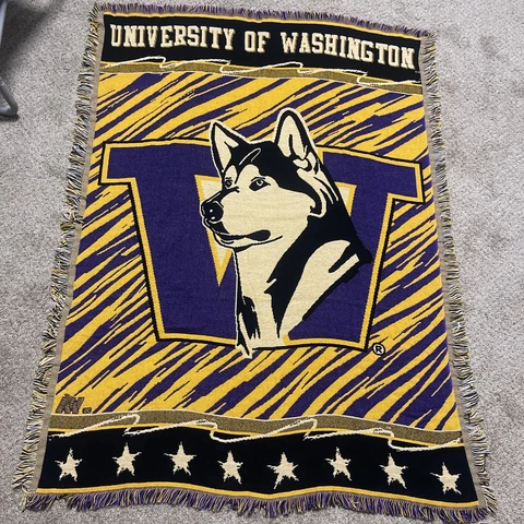 Washington Huskies Blankets thumbnail