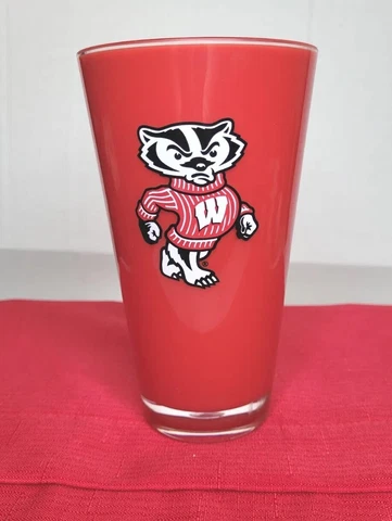 Wisconsin Badgers Glasses thumbnail