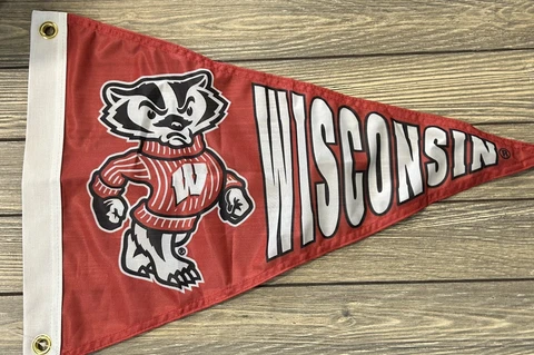 Wisconsin Badgers Pennants thumbnail
