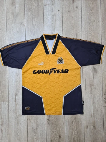 Wolverhampton Wanderers Shirts thumbnail